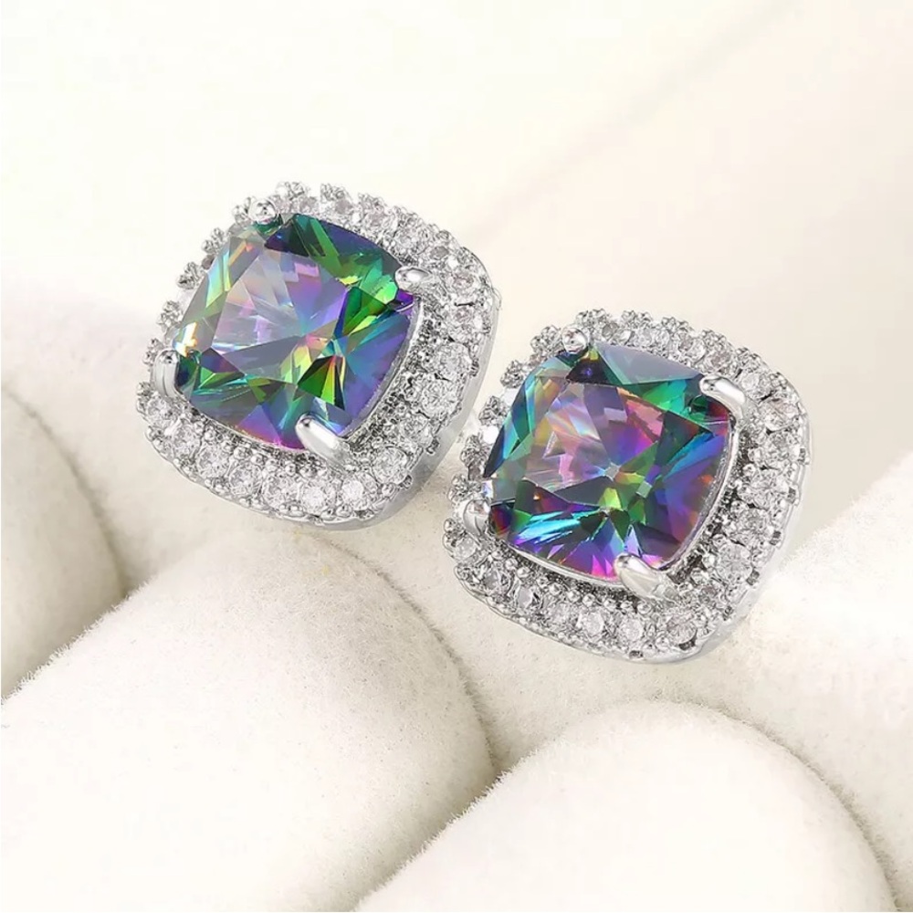 New Lovely 925 Sterling Silver White Sapphires & Mystic Topaz Studs